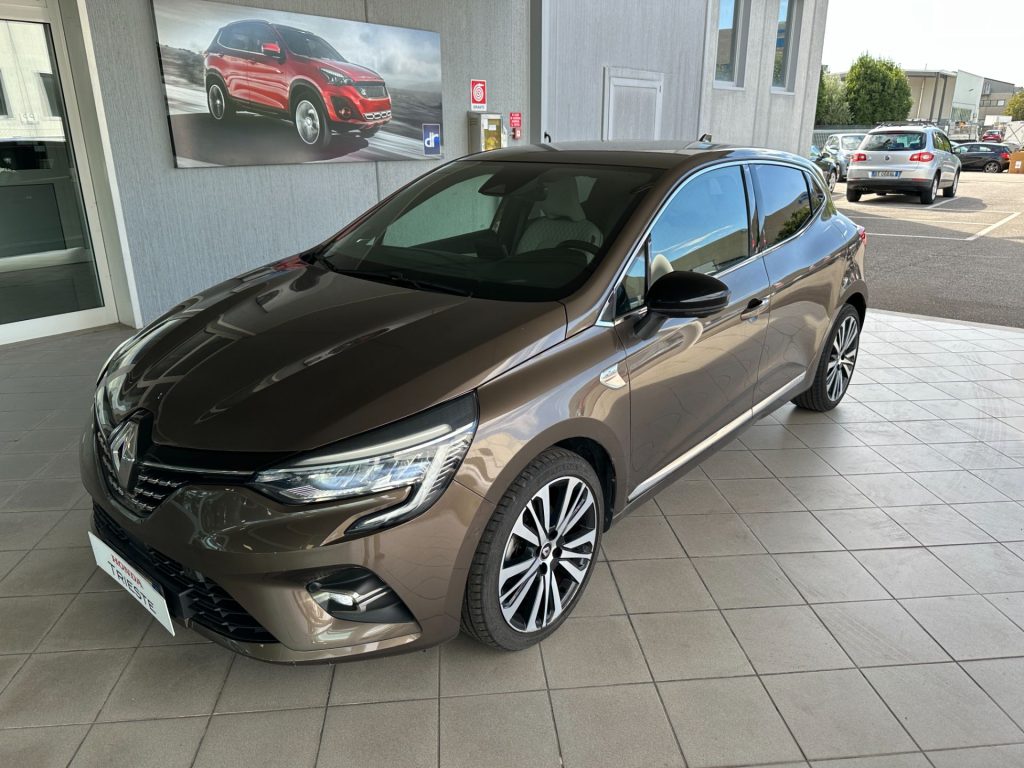 Renault Clio TCe 130 CV EDC FAP 5p. Init. Paris Initiale