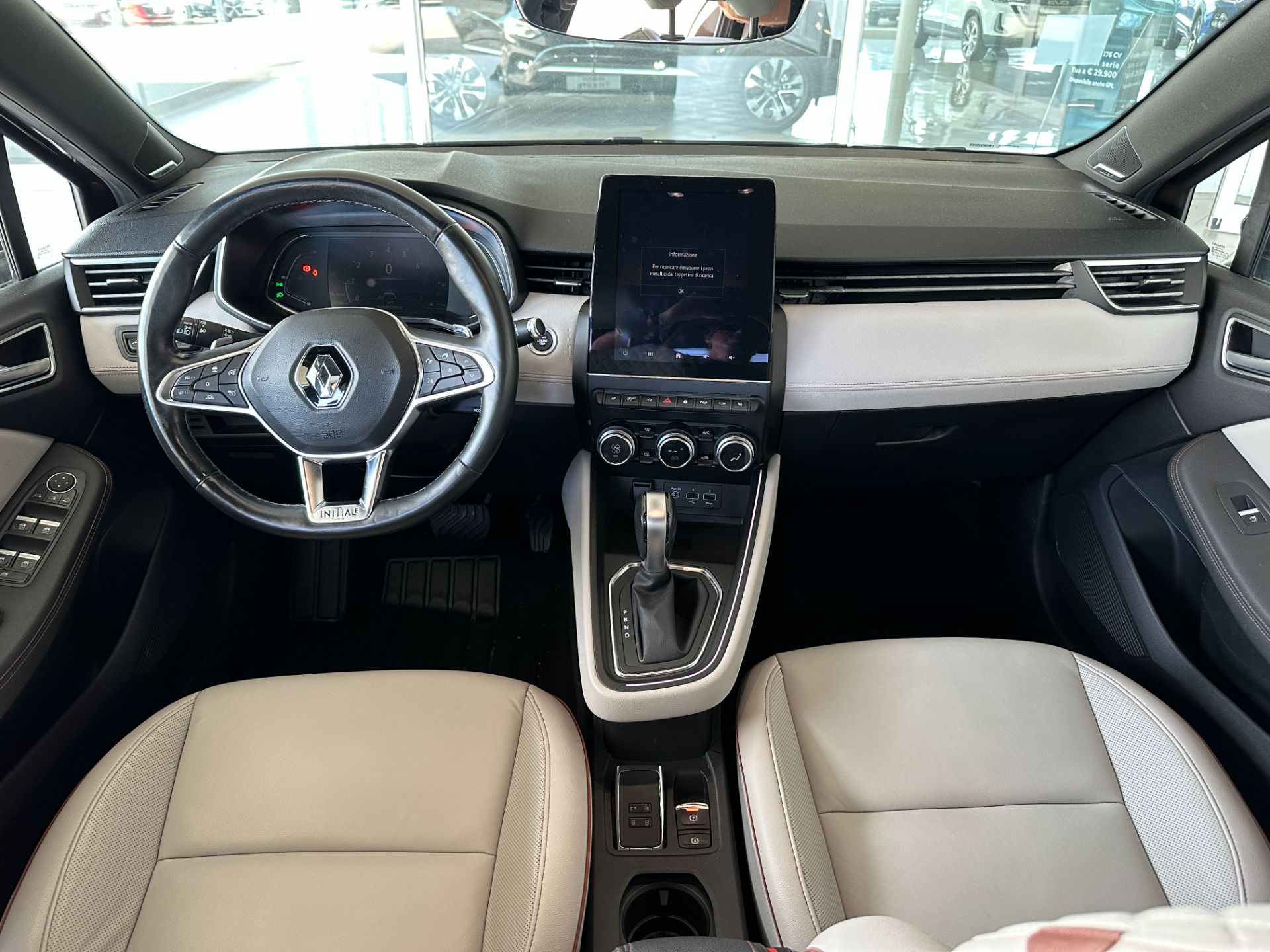 Renault Clio TCe 130 CV EDC FAP 5p. Init. Paris Initiale