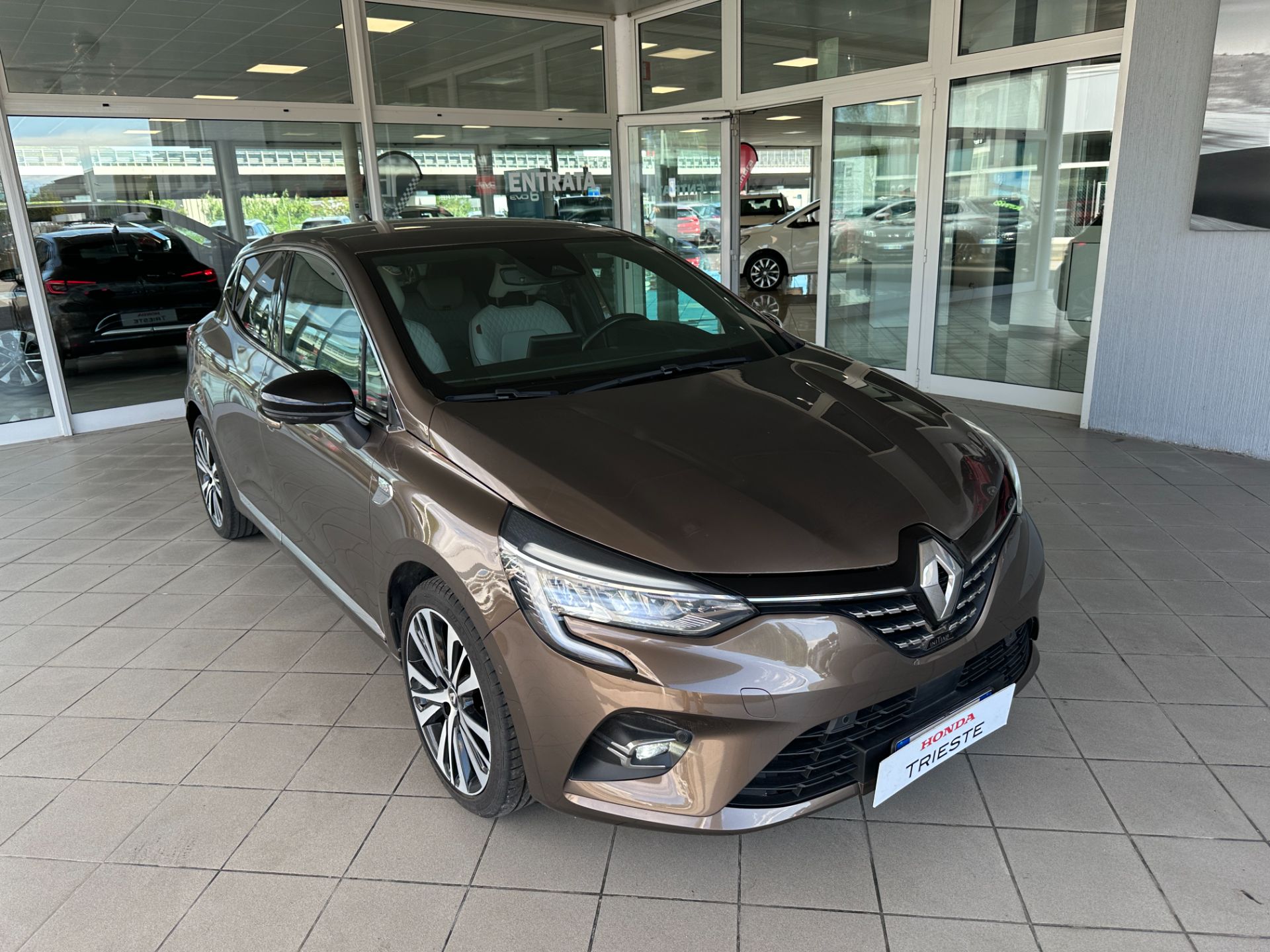 Renault Clio TCe 130 CV EDC FAP 5p. Init. Paris Initiale
