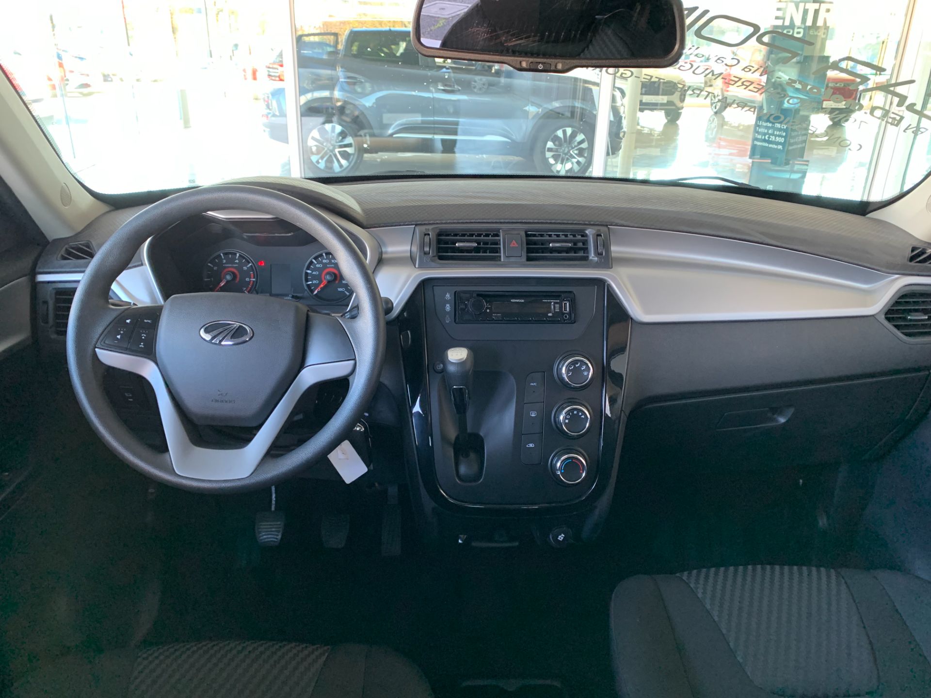 Mahindra KUV100 1.2 VVT K6+