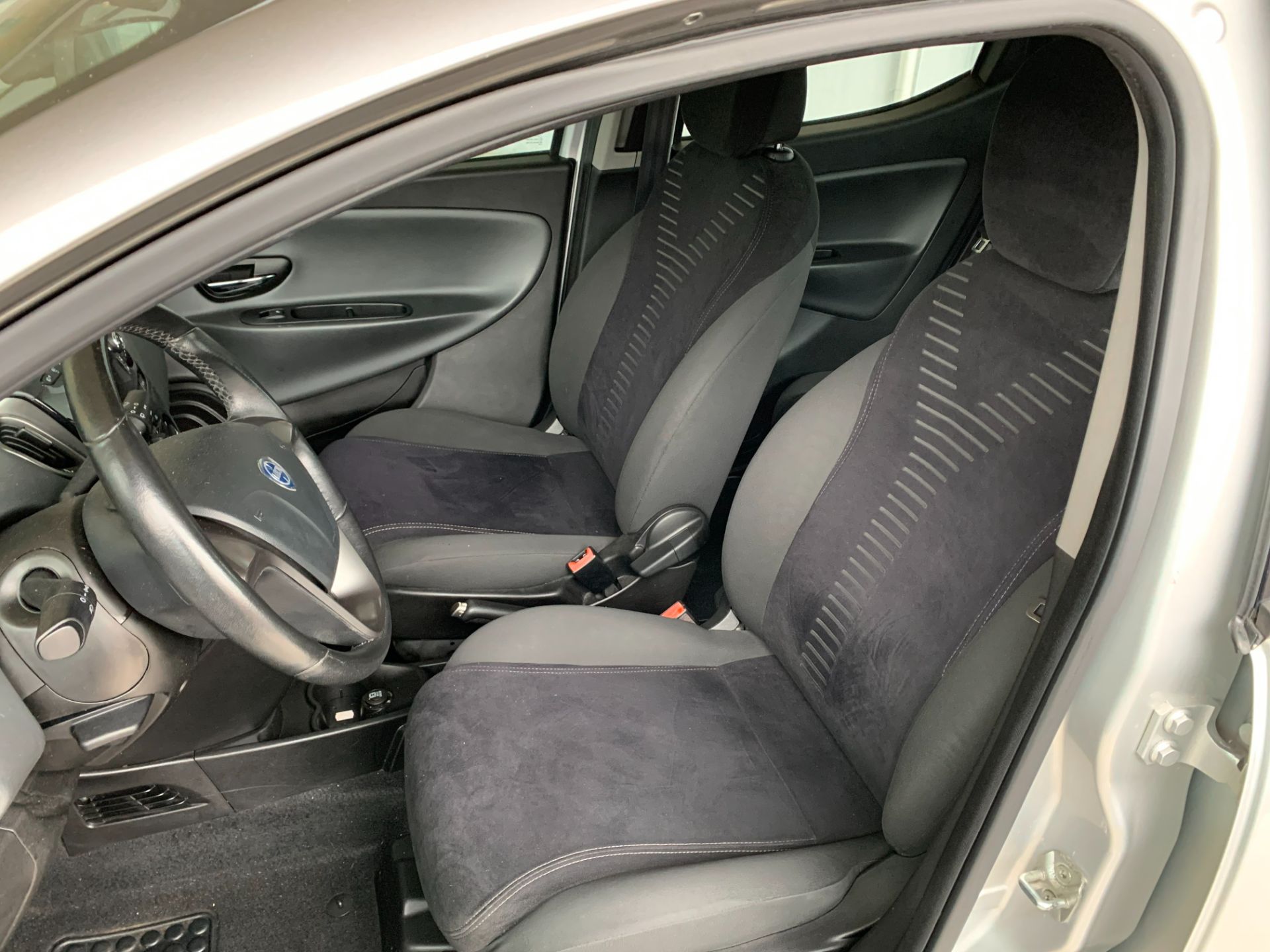 Lancia Ypsilon 0.9 T.Air 85 CV 5 Porte S&S Platinum