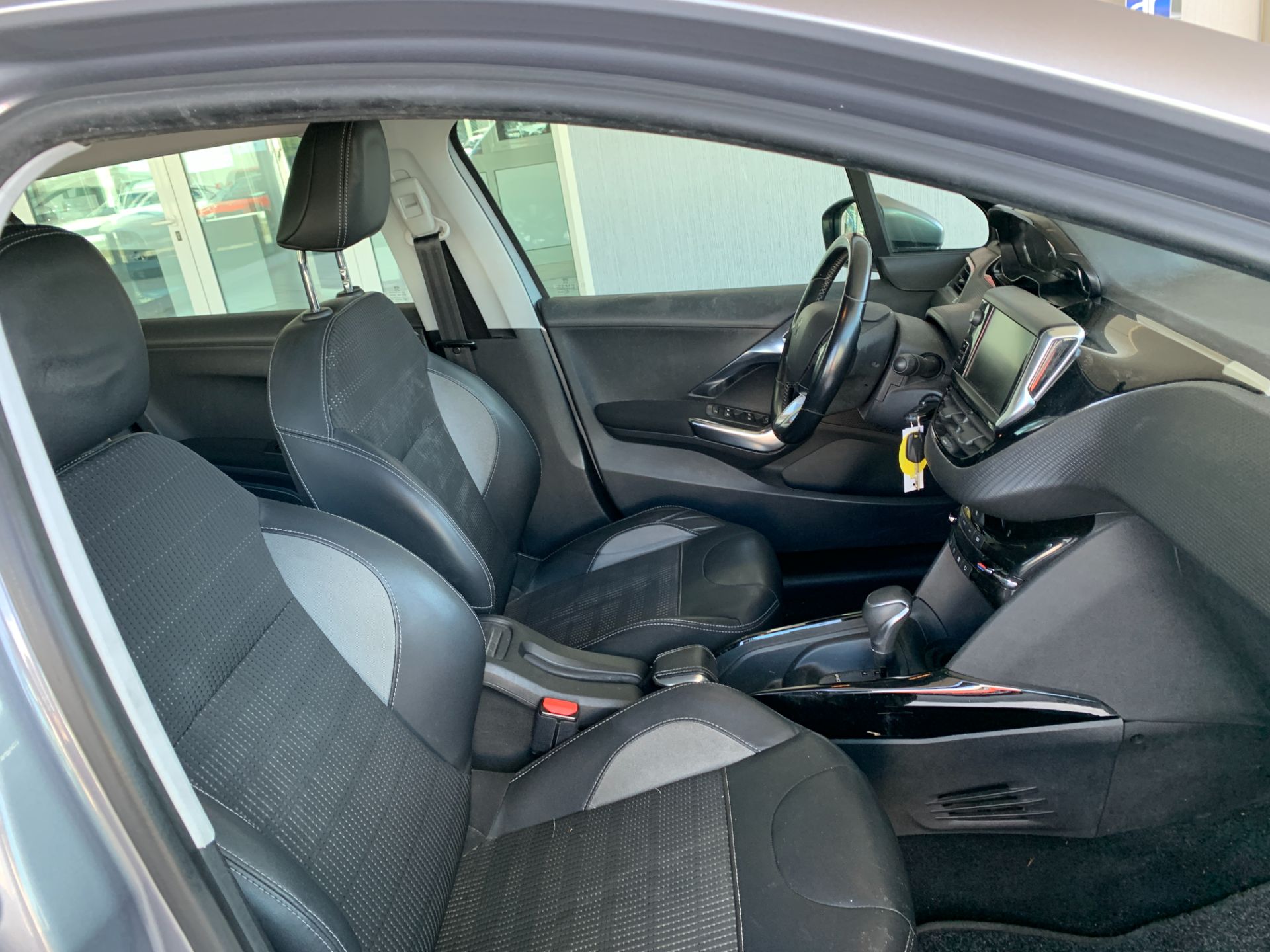 Peugeot 2008 PureTech Turbo 110 EAT6 S&S Allure