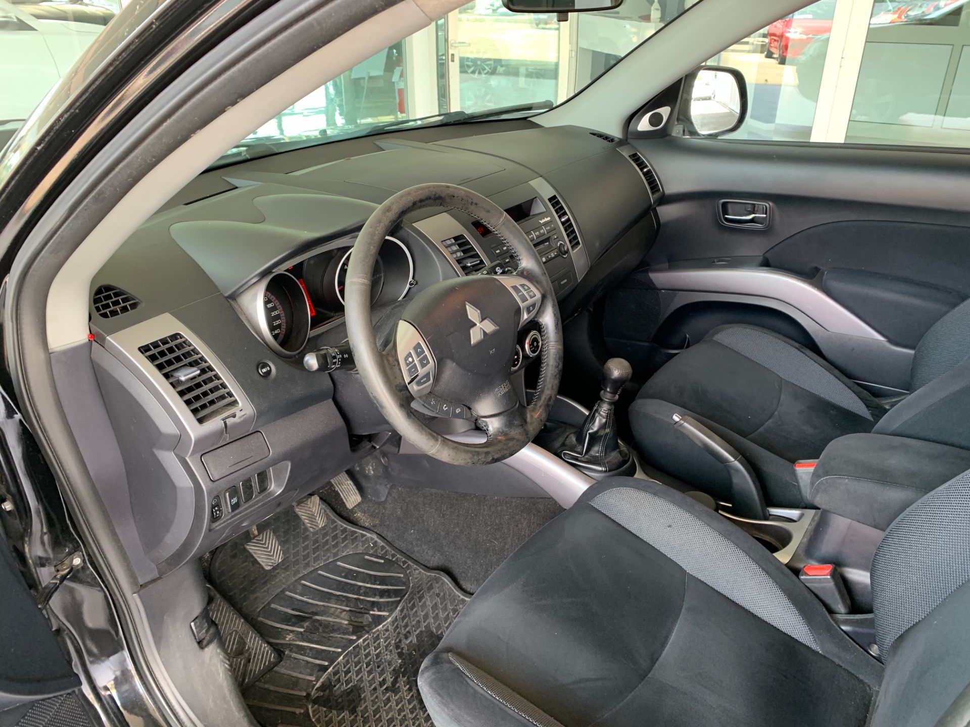 Mitsubishi Outlander 2.0 DI-D Instyle 7 P.ti DPF
