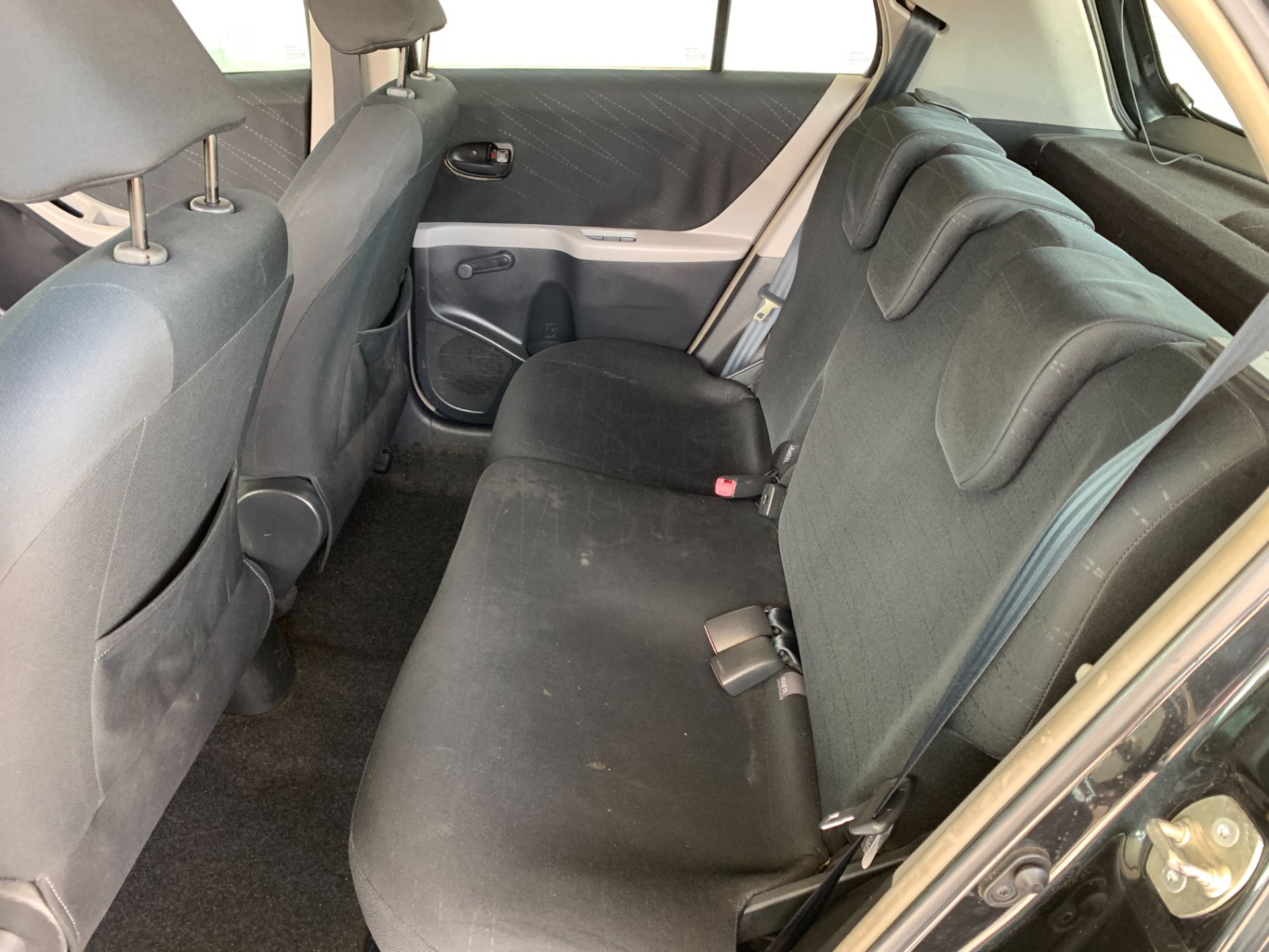 Toyota Yaris 1.3 5p. Sol