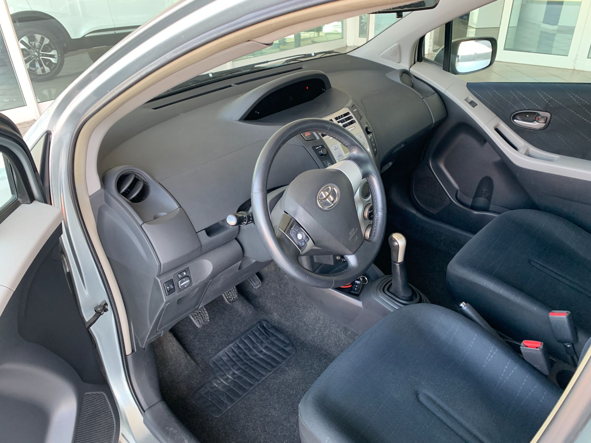 Toyota Yaris  1.3 5 porte Sol