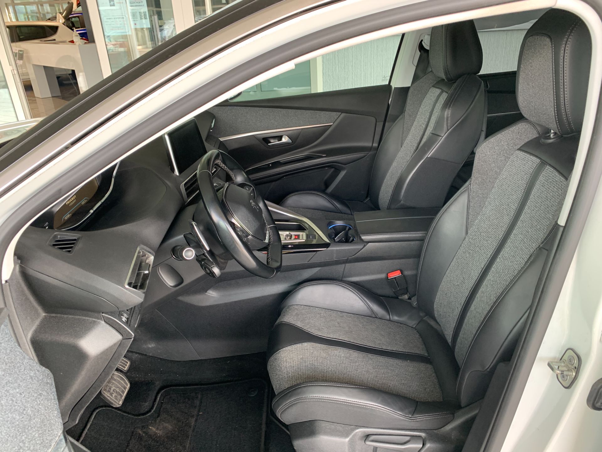 Peugeot 5008  1.5 BlueHDI EAT8 S&S Allure