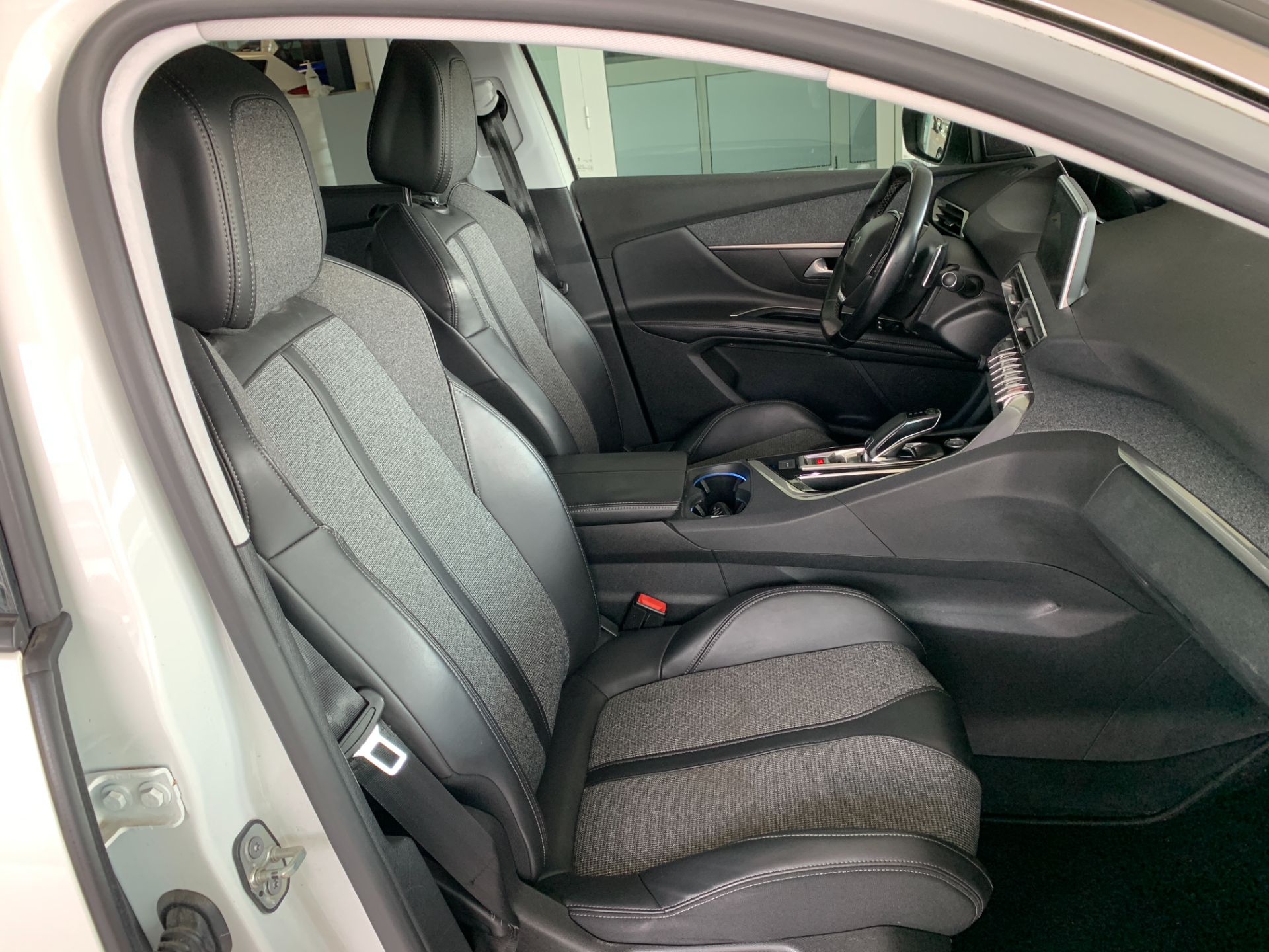 Peugeot 5008  1.5 BlueHDI EAT8 S&S Allure